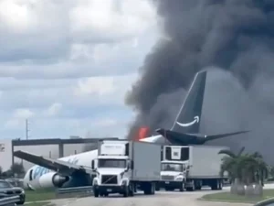 Source-supplied image for: Un Boeing 767 cargo d’Amazon s’écrase près de Miami après avoir dépassé la piste : au moins cinq morts et cinq blessés